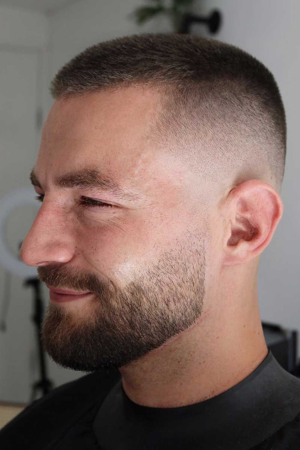 buzz-cut-f-rfi-haj-n-i-szemmel-a76-barber-queens